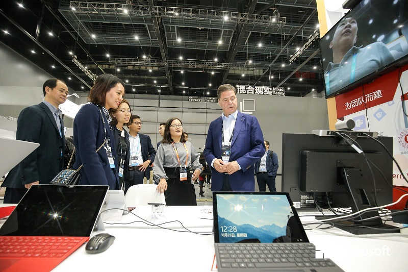 微软中华区 CEO 柯睿杰体验6690必发集团产品